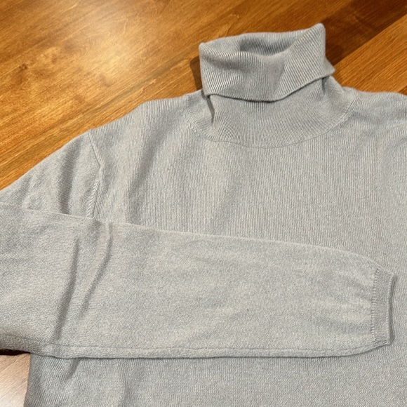 Italian cashmere turtleneck sweater - Picture 3 of 4